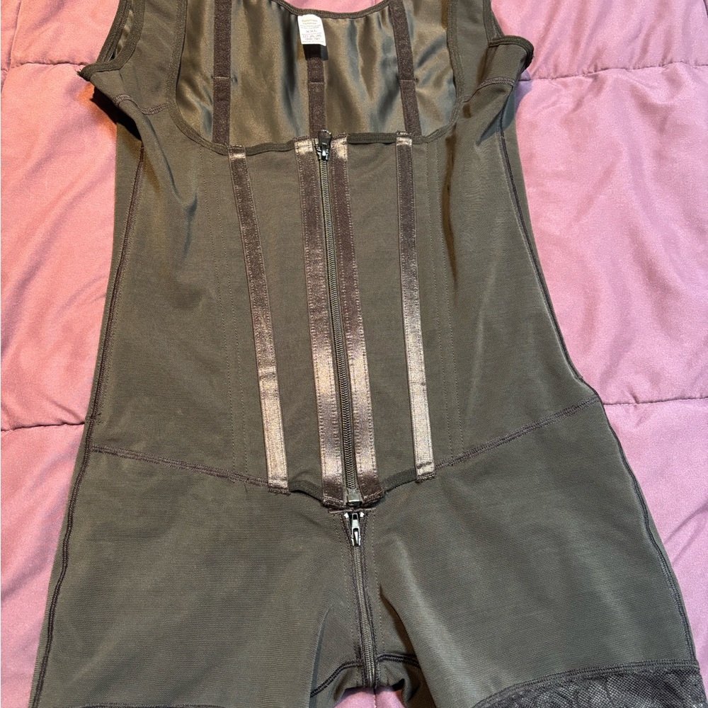 Faja body shaper at great price, NWOT